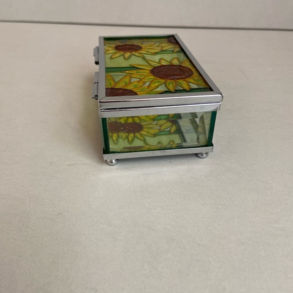 Glass and Mirror Sunflower Trinket Box - Picture 7 of 12